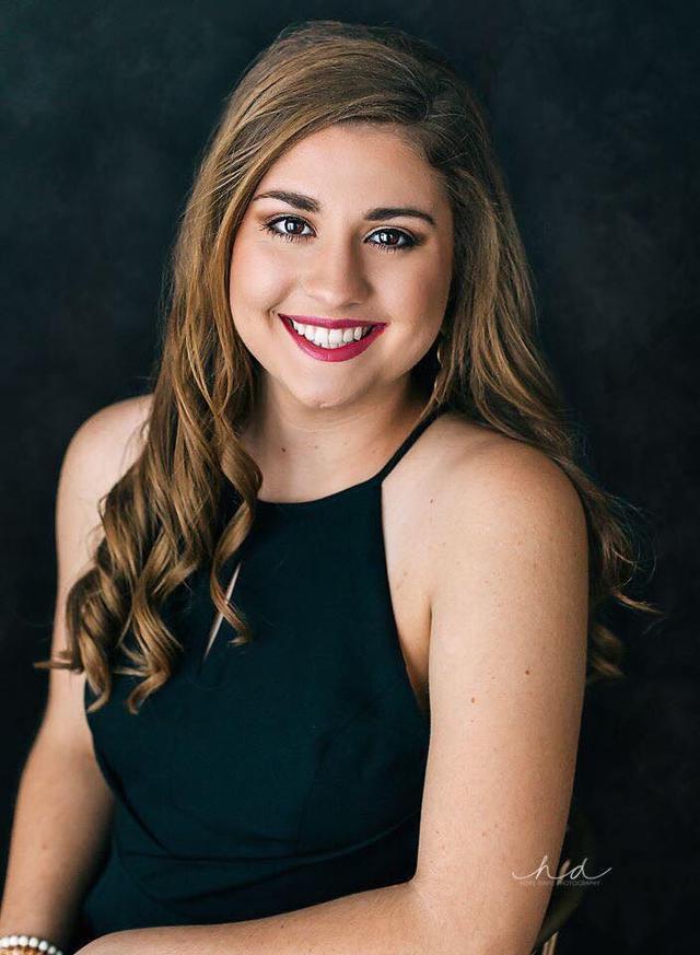 17岁的alana mcmullen在假期后突然开始感到不适.