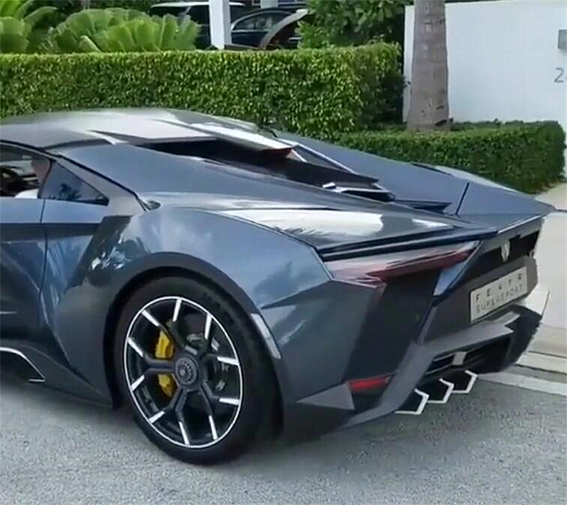 土豪炫富,晒6600万莱肯,家中还有迈凯伦!网友:不得不服