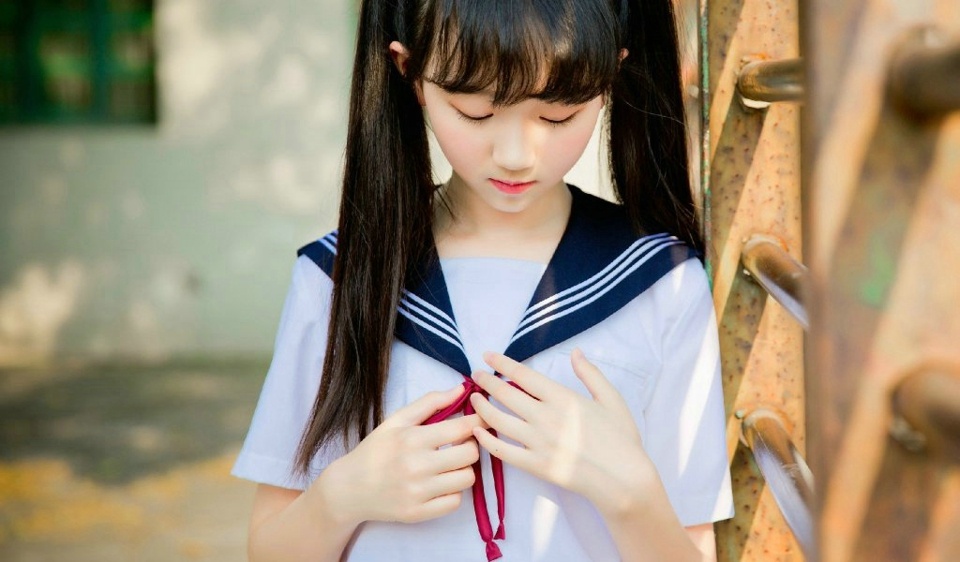 校服双马尾妹子纯真可爱阳光写真集