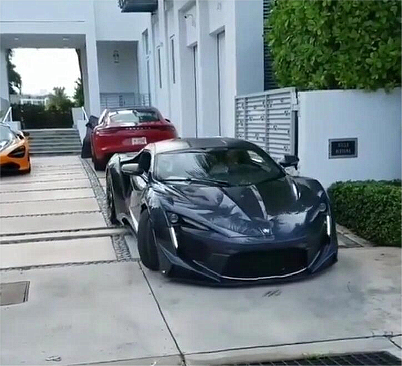 土豪炫富,晒6600万莱肯,家中还有迈凯伦!网友:不得不服