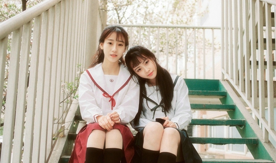 校园清纯姐妹花柔美可人美好青春写真
