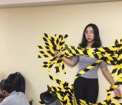 因胶带绑美女出名, 2000万签约的闫闯惹事了, 他妻子这么说!-新浪汽车