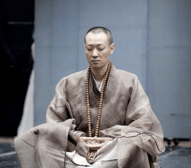 宋理宗的皇后谢道清抱着年仅五岁的小皇帝和南宋其他皇室成员出城投降