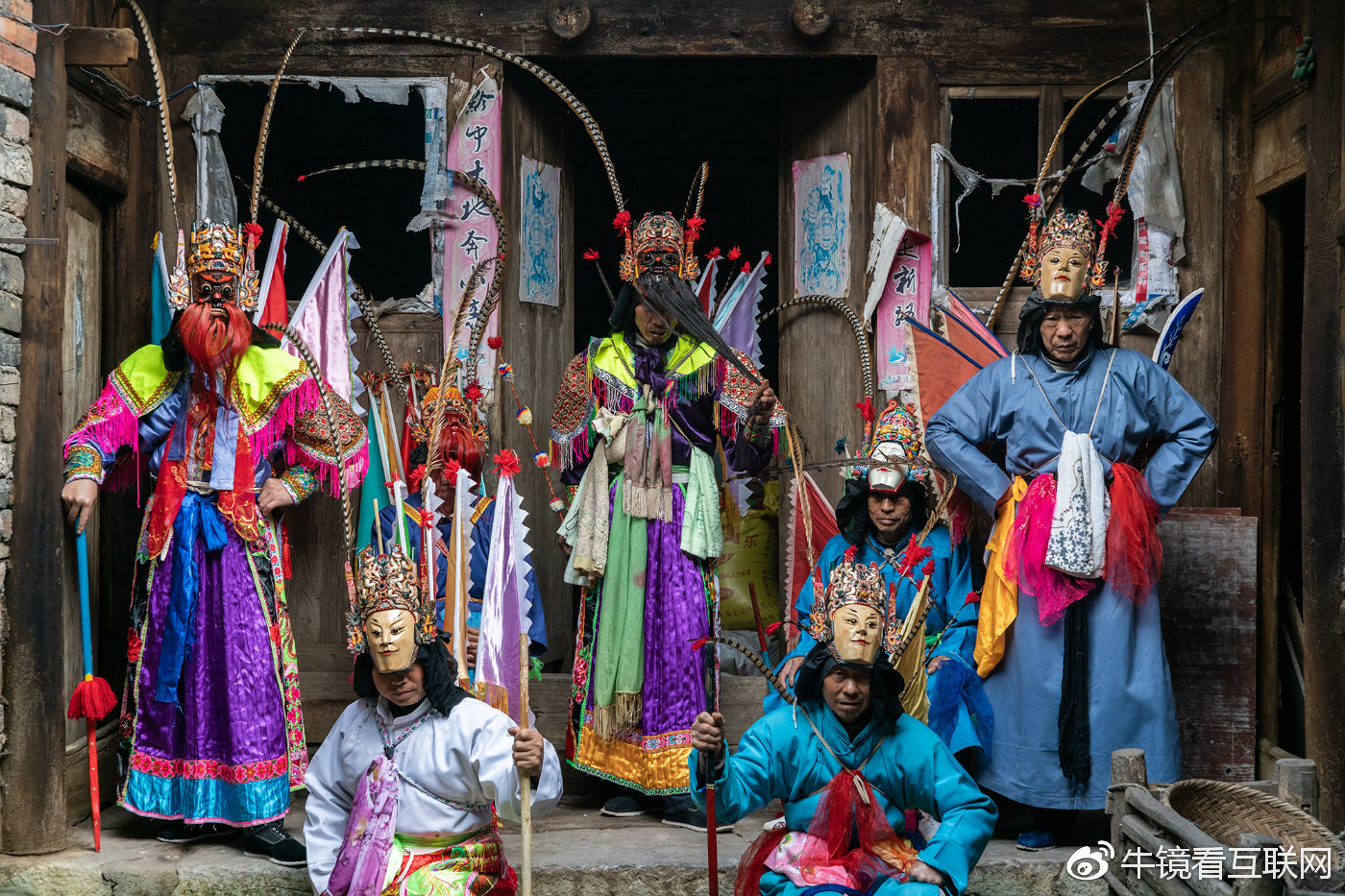 贵州老人40年演同一出戏,观众渐失,90后姑娘开网店拯救地戏文化