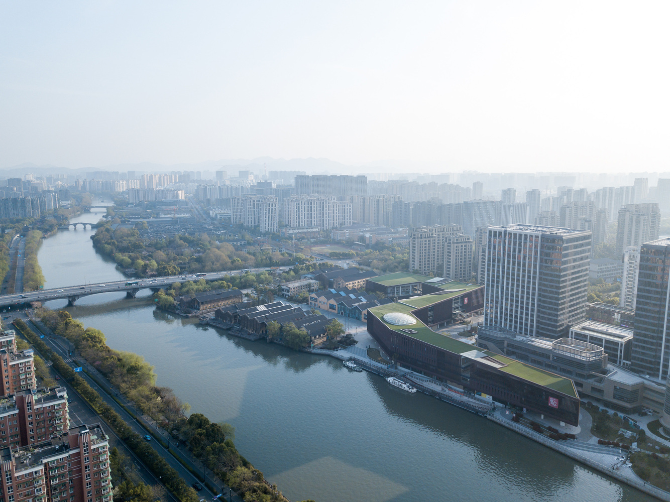 杭州运河旅游集散中心"水陆廊桥"丨浙江大学建筑设计研究院