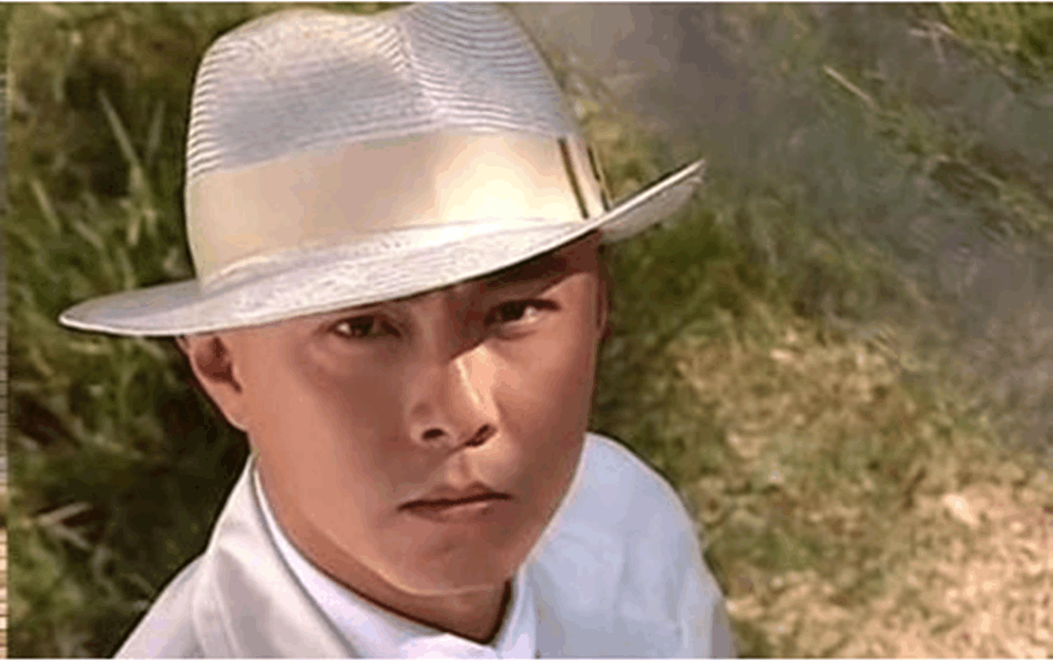 歌手出道, 在张国荣帮助下转型做演员, 如今却直线走下坡路