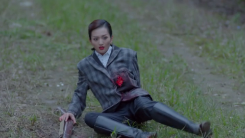 国军第一女特工和男子对决,最后被男子一枪击毙