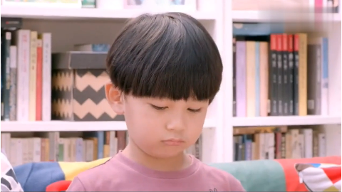 甜蜜暴击:明朗想吃蛋糕,却被明珠给挡住了!