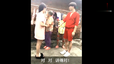 厉害了,爆笑:广西南宁卖鞋哥,又出来卖鞋了