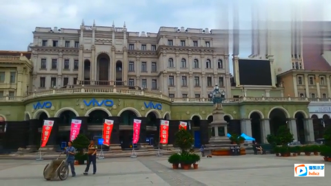 哈尔滨圣索菲亚大教堂,正在维修中广场上慕名