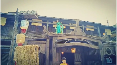 实拍赵丽颖来农村家里吃饭 真是一点明星架子