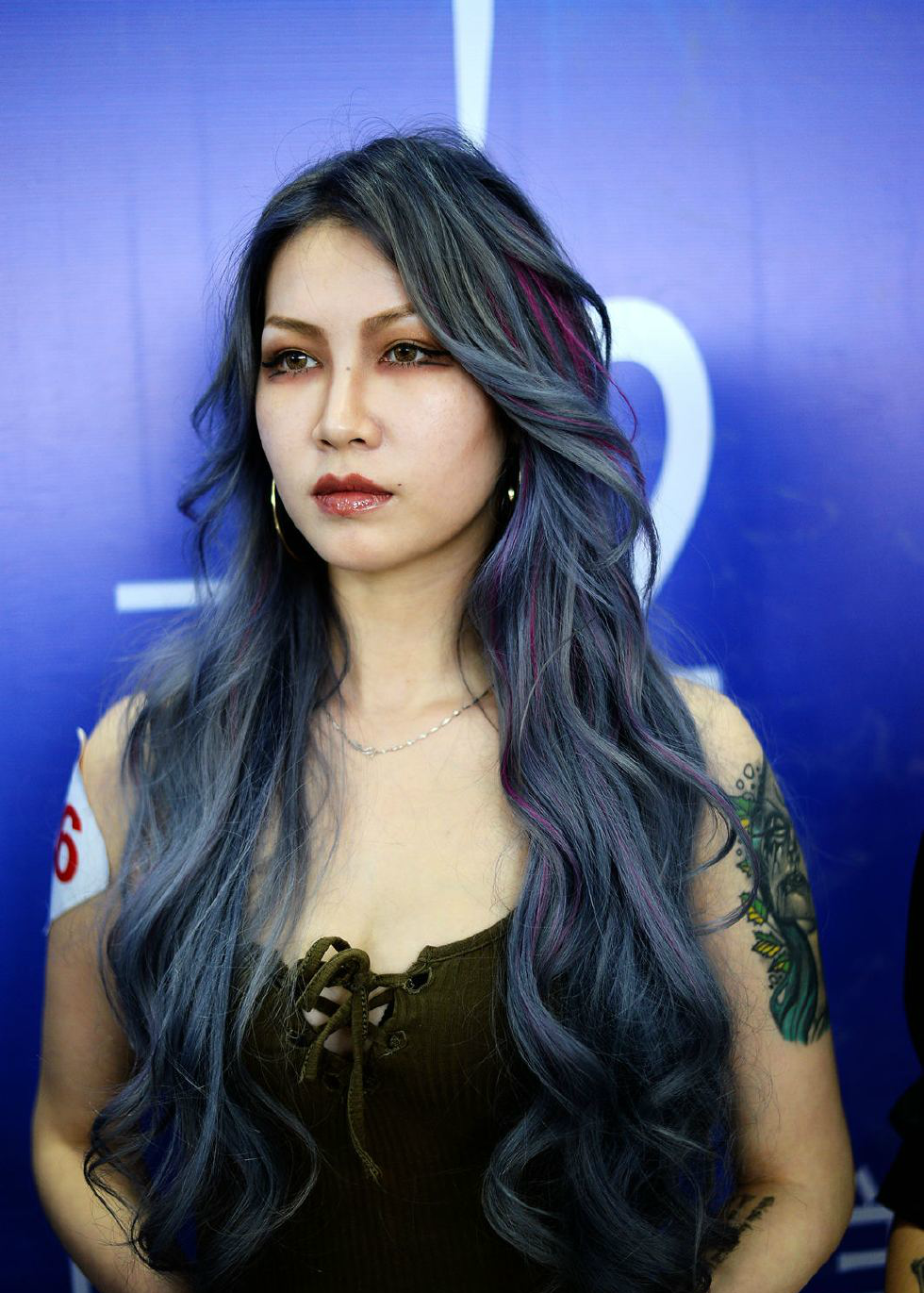 洗剪吹届的时尚达人染白发成流行
