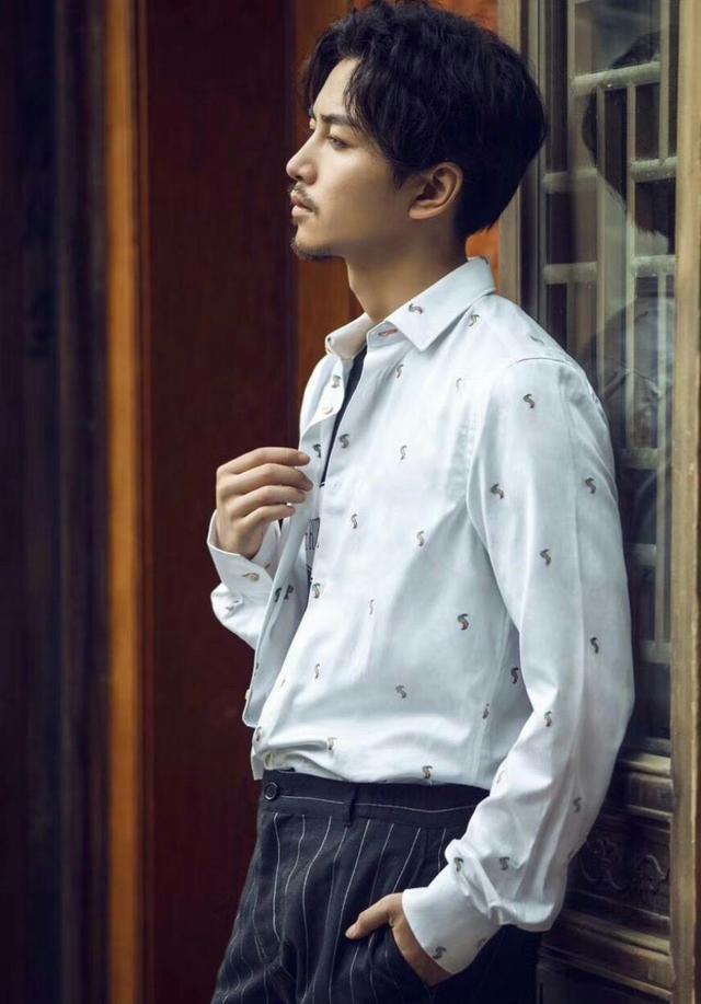 陈晓胡子造型man爆了网友:羡慕陈妍希