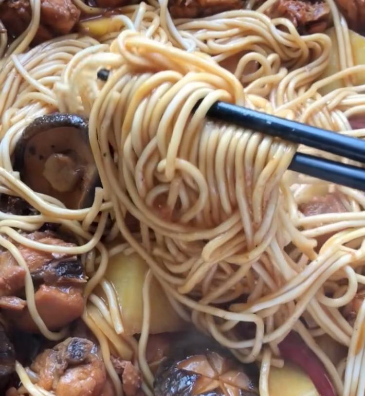 鸡肉煮面条, 我知道自己又要吃到撑了