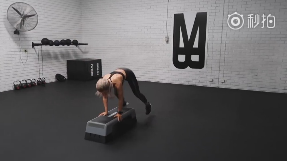 这套循环到全身的 HIIT 训练,不需要杠铃、哑铃等器械|杠铃|哑铃|器械_新浪新闻