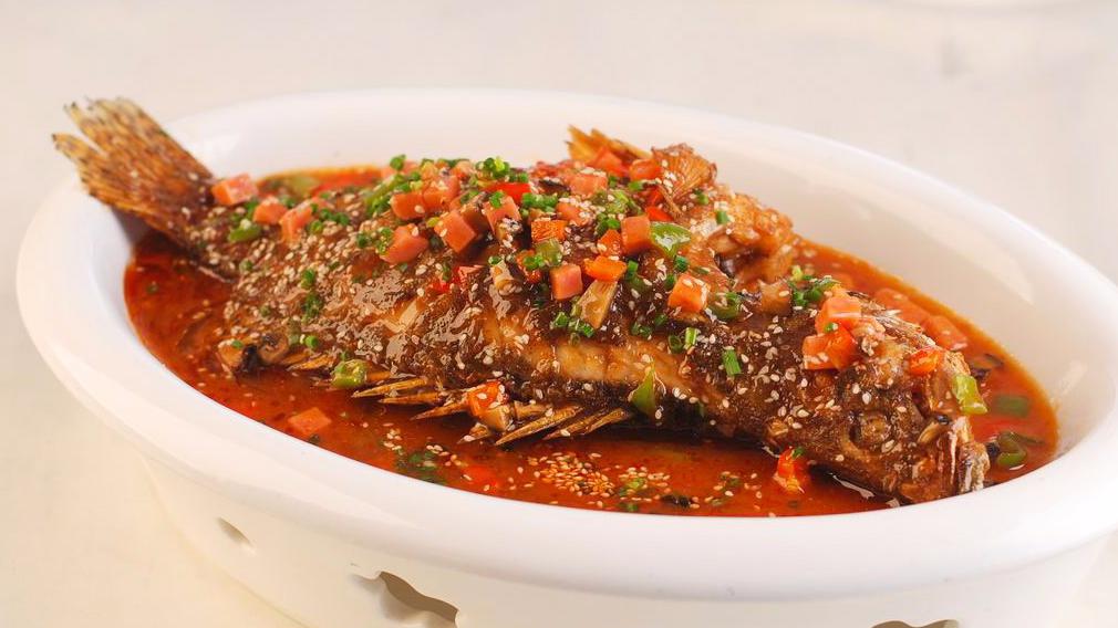 红烧臭鳜鱼家常做法,老刘教你从腌到烧制全过程,好吃的停不下来