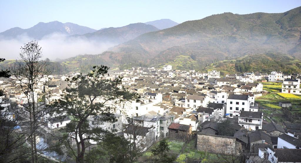 这里的人村人好读成风,被文人学者赞为"理学渊源".