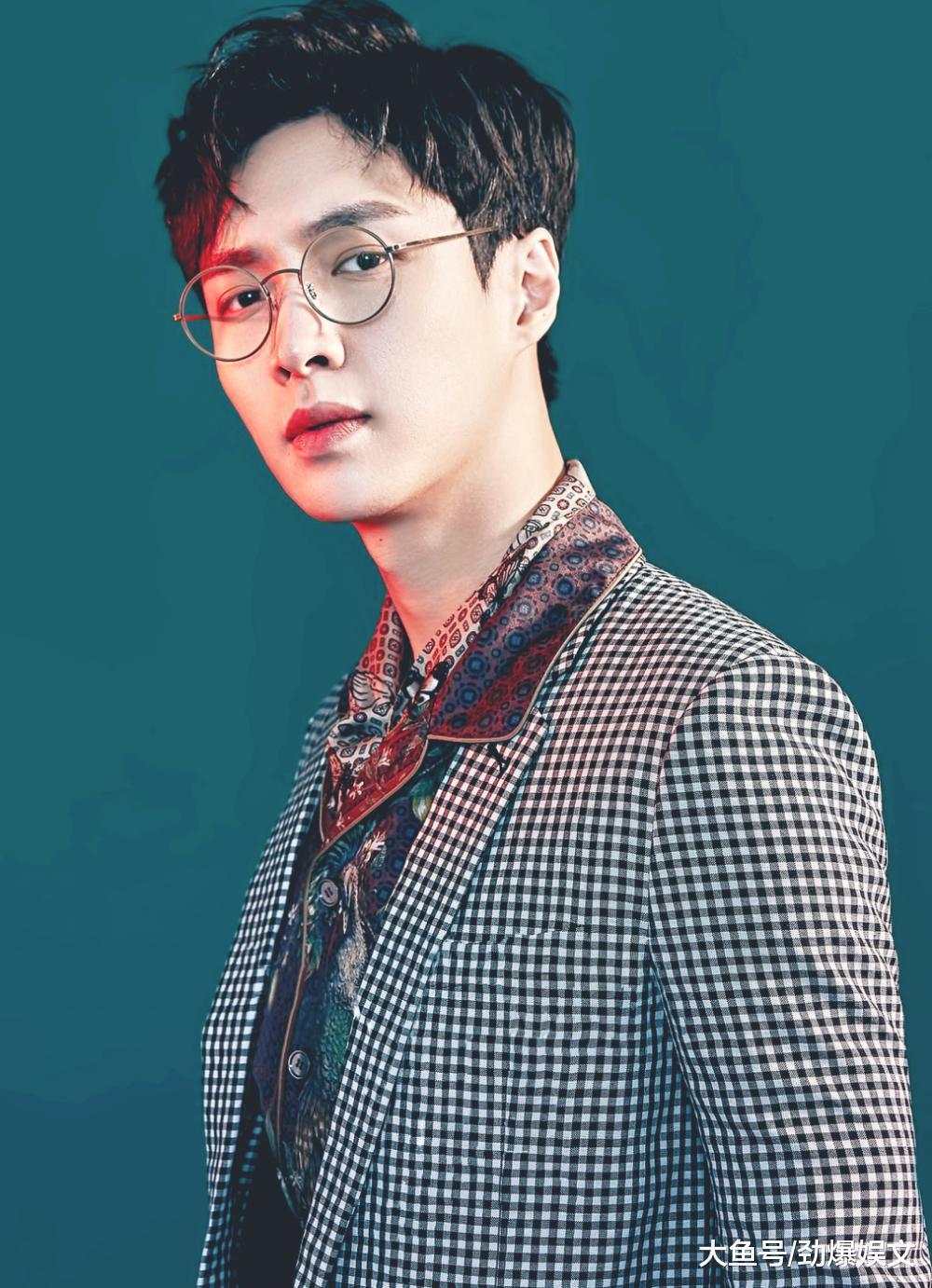 当6位男星戴上眼镜加分神器肖战纯良易烊千玺犀利他最诱人