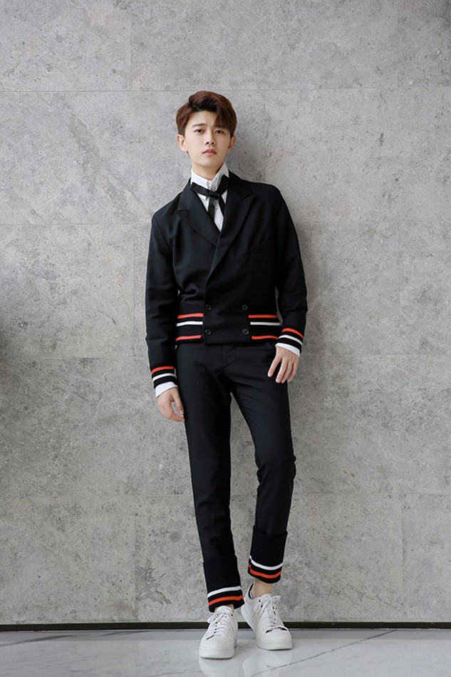 任嘉伦亮相《天乩之白蛇传说》发布会 抛梗不停笑言台词太肉麻