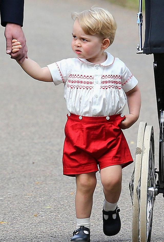 乔治小王子上学第一天, 整个英国都萌翻了! 说说王室上学那些事儿