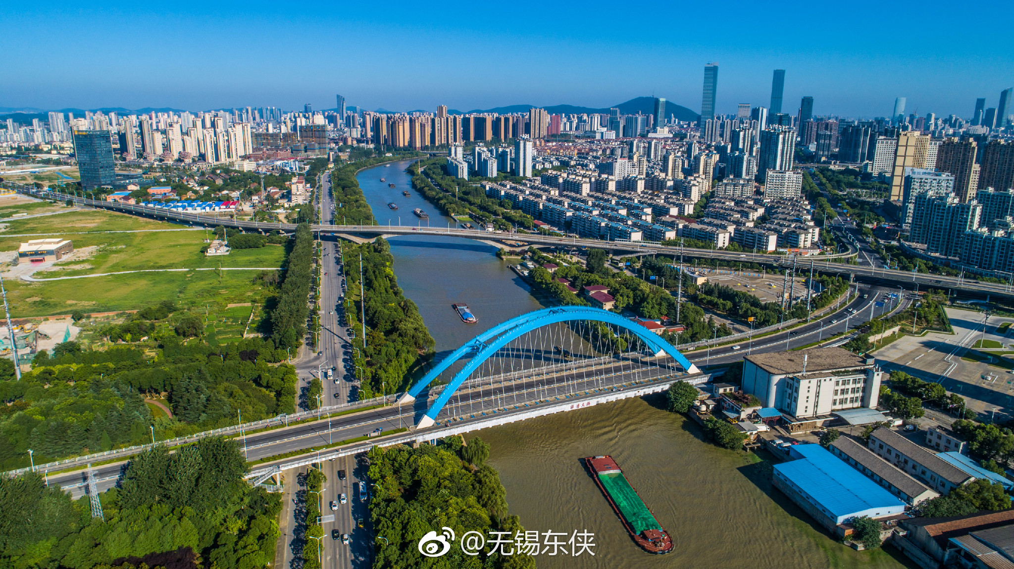 这是中国大运河无锡段无锡古运河是京杭大运河的一段它北接长江