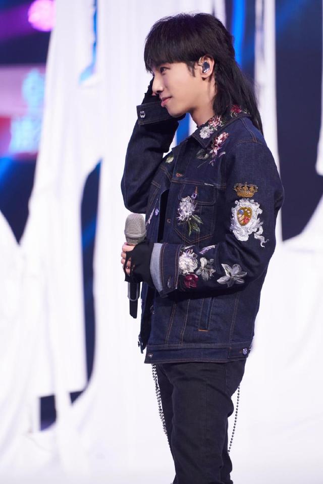 鲻鱼头发型成"检验颜值的新标准"?谁留谁难看,但是也有例外