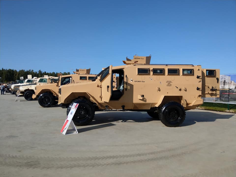 豹式装甲车在叙利亚人品爆棚,被坦克炮对穿还能继续开