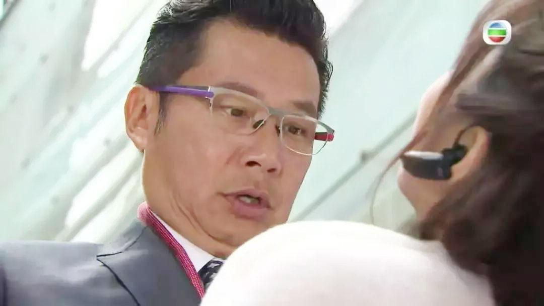 入行23年终于担正拍广告|郑子诚|奸人|表情包_新浪新闻