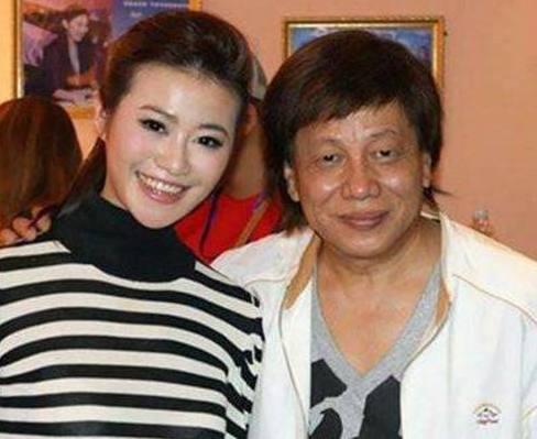 70岁功夫巨星梁小龙,东北妻子年轻貌美,女儿清秀却得他真传