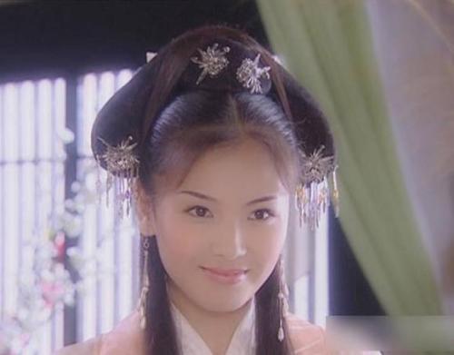 刘涛早年饰演的白蛇,娇美如花,一如她身上的清秀贤惠气质,虽不惊艳,但