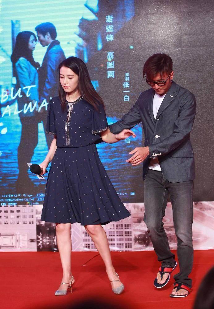 杰森斯坦森拖鞋走红毯! 其他三位明星穿拖鞋谁能hold住?