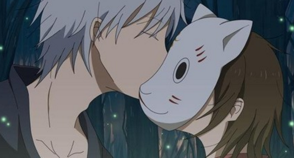 每个女孩都有一段萤火之森,那里面住着一个戴面具的少年