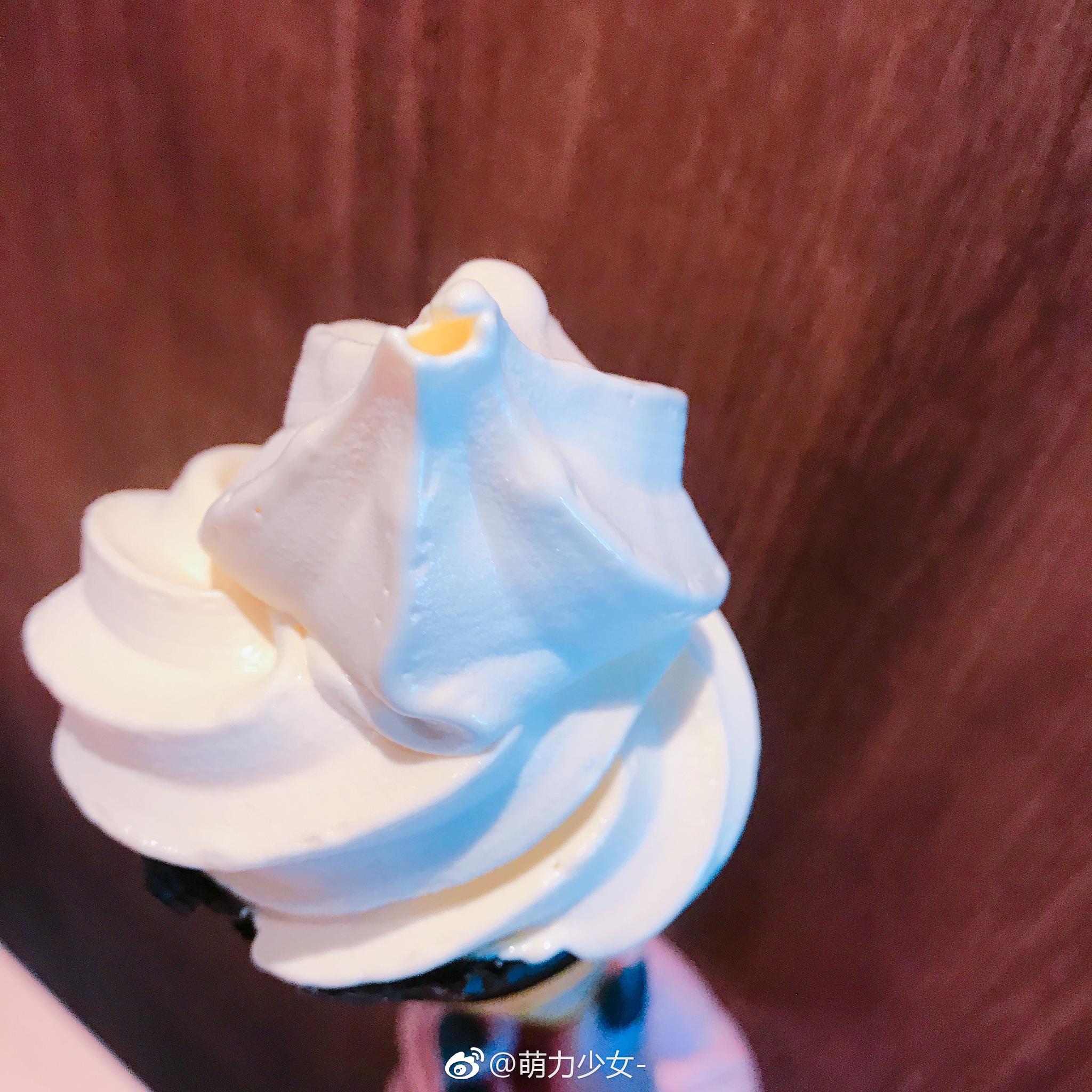 自从上次pick了肯爷爷家的海盐芝士冰淇淋后格外的爱吃海盐芝士味