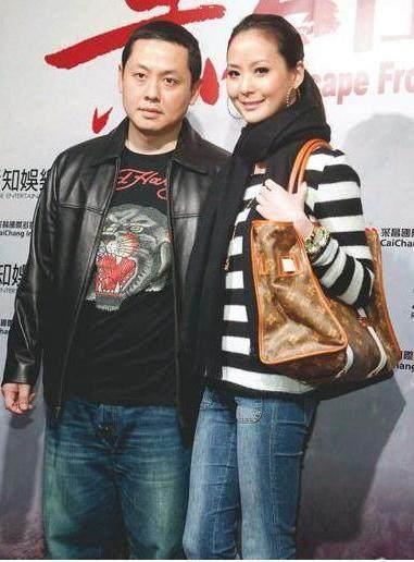 13岁倒追20岁富家公子,一生只谈过一次恋爱,今39岁比女儿还年轻