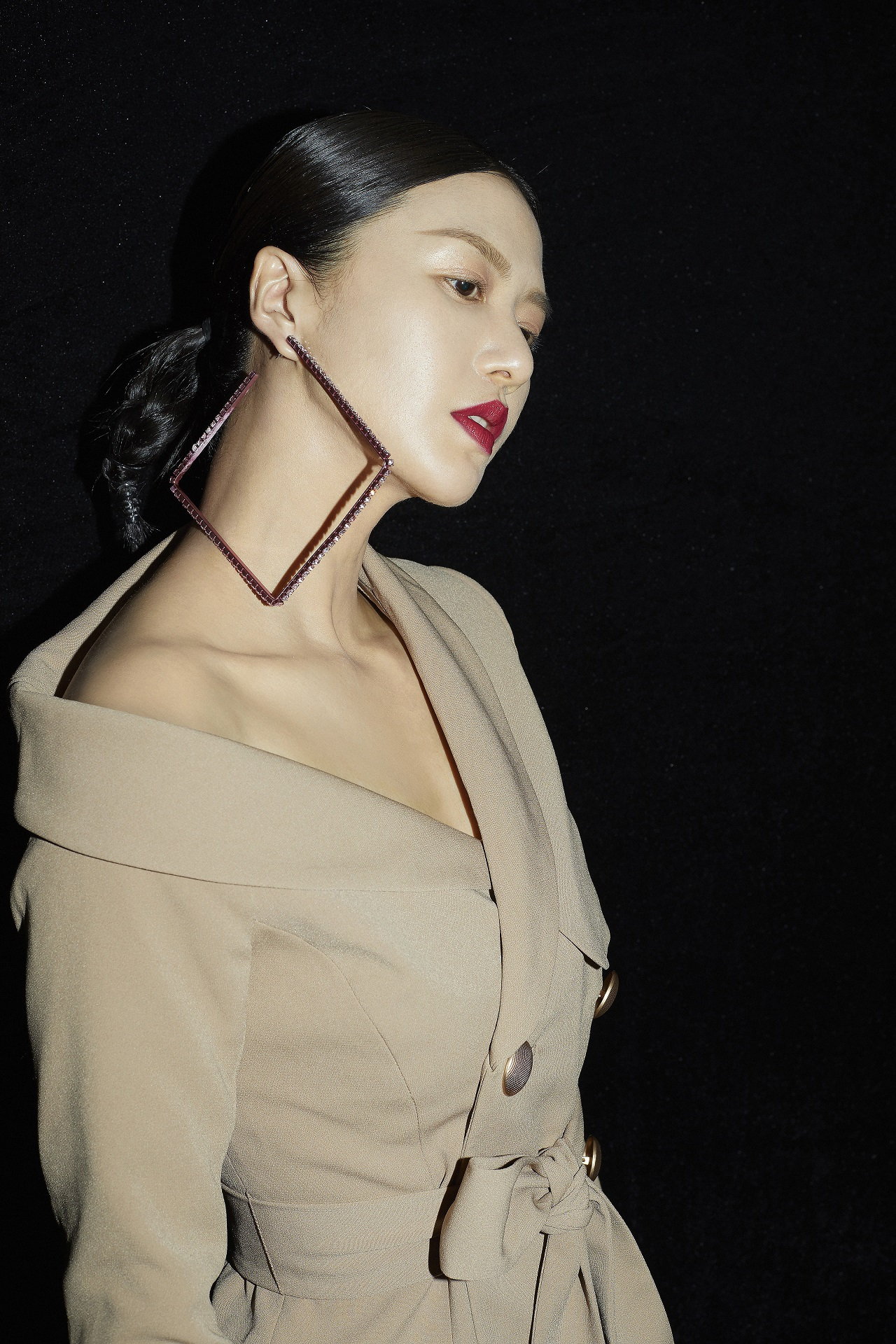 谭维维空降郑州飚高音引燃全场 抒情摇滚实力圈粉