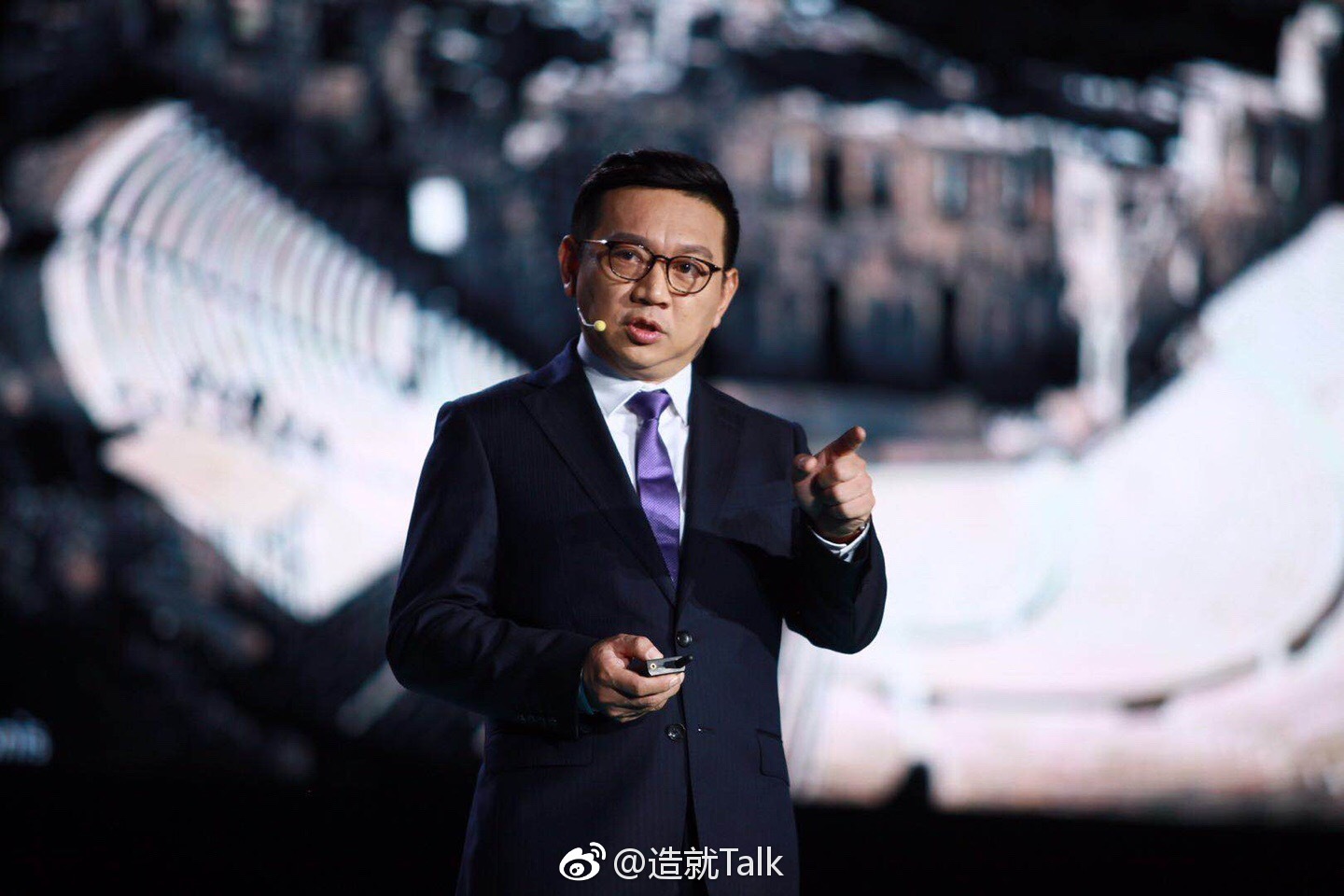 上海东方卫视首席记者,新闻评论员骆新:读书越晚,开悟越早