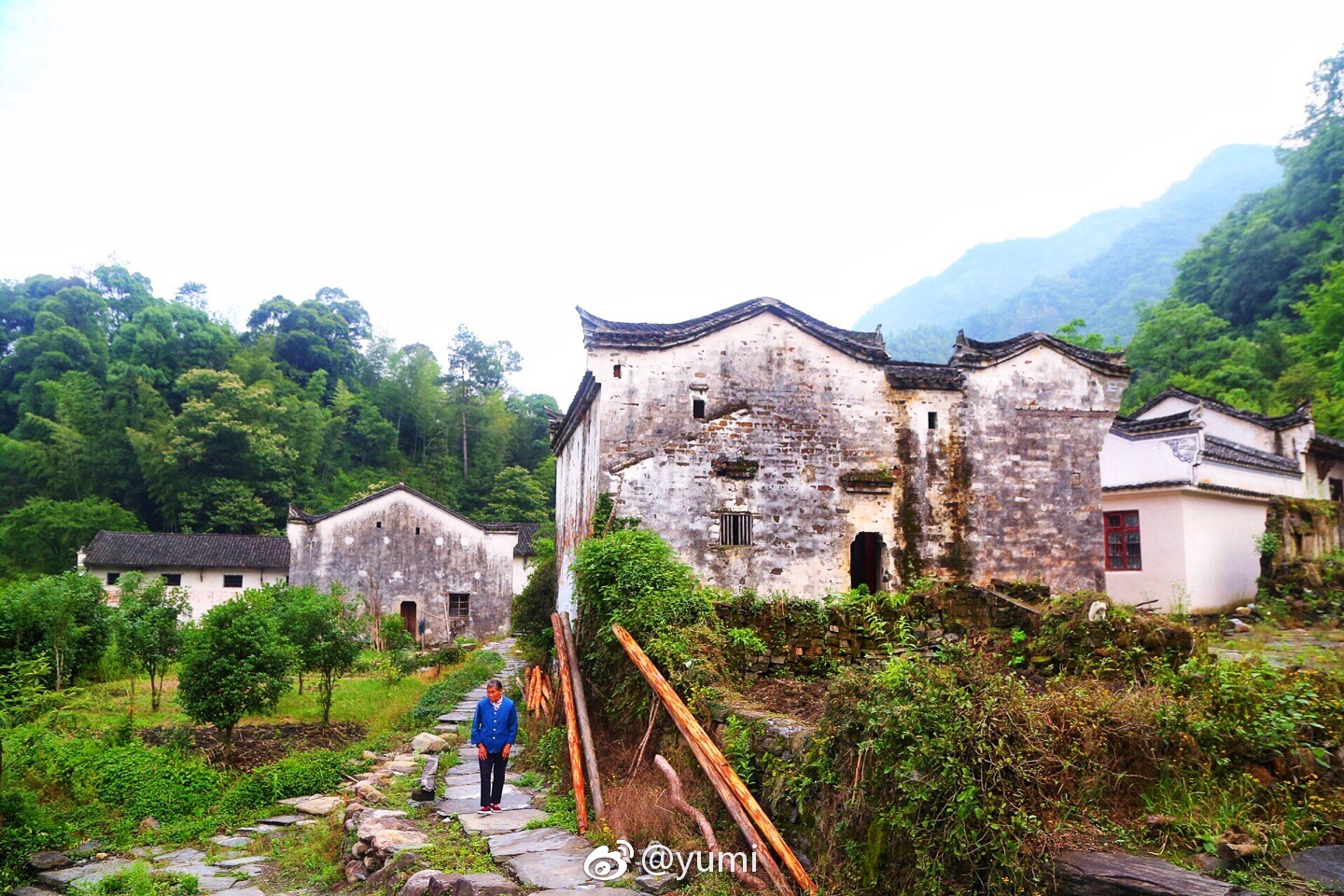 白石岭是安徽石台县大演乡的一个古村落,相传