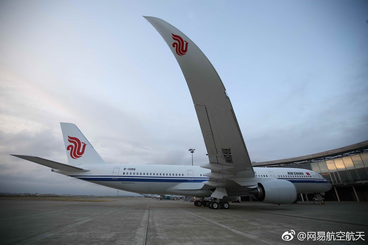 大陆的首架空中客车a350就要交付中国国际航空了