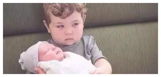 第一个出生的男婴和女婴之间的差异如此之大,