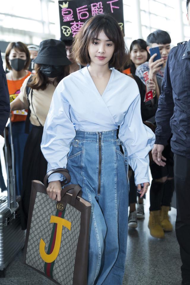 165身高的蔡依林只是换了短发造型,穿衣搭配气场至少有180的感觉