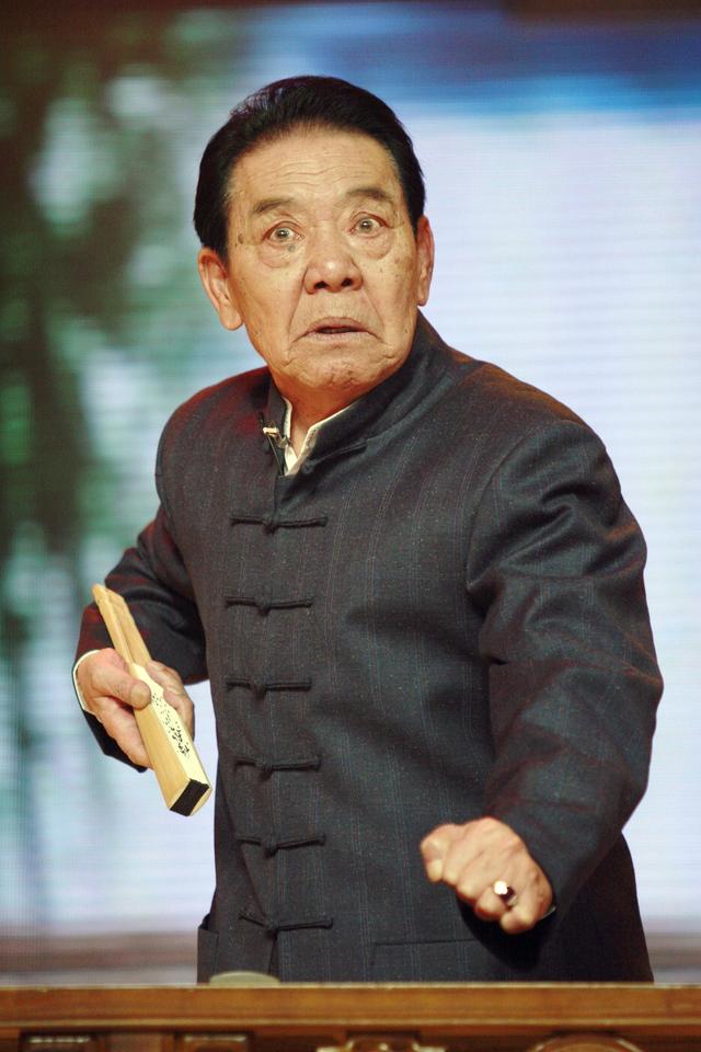 侯宝林不认侯耀华侯耀文为徒,单田芳晚年才收徒,名人收徒那些事