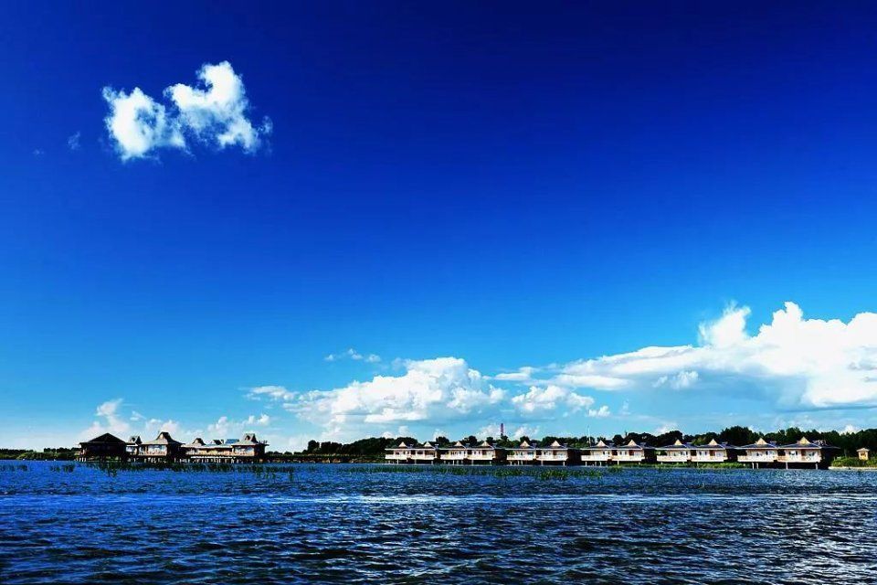 这些美景坐火车就能看到, "五一"假期首开旅游观光专列!