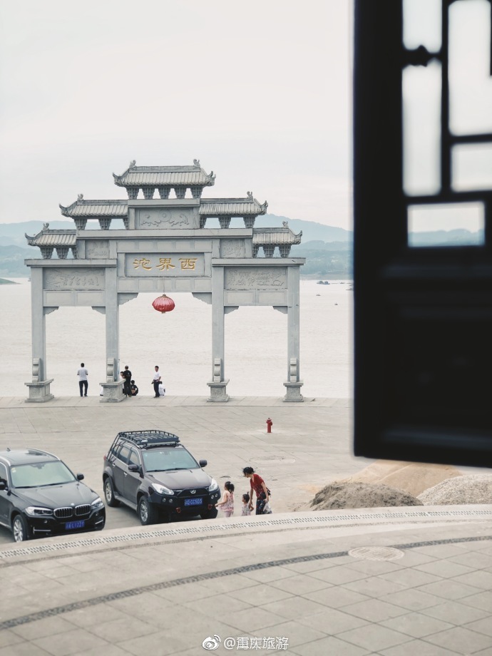 濒临长江边的因盐而兴的古老街市,一座水码头|街市|西沱古镇|准将