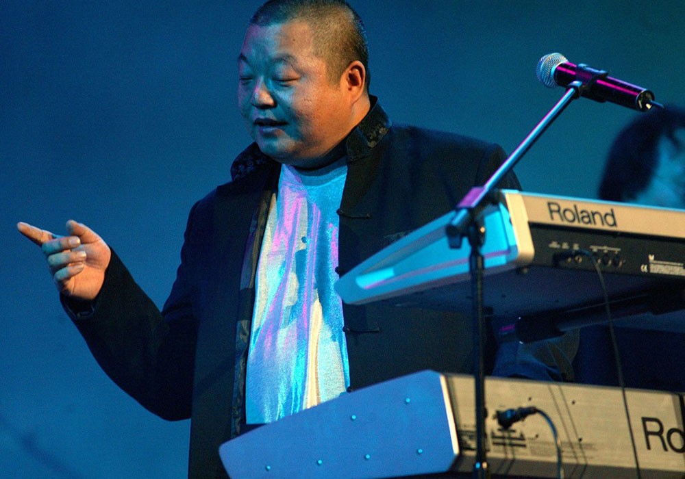 摇滚宗师臧天朔去世,曾打架斗殴入狱,这组图看他的人生起伏!