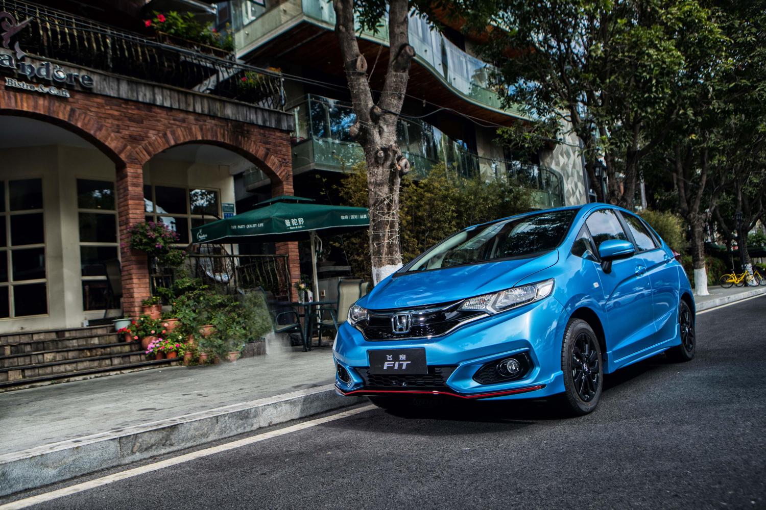 第三代飞度潮跑来袭, 谐音"超跑", 动力不输超跑, 仅售7万起