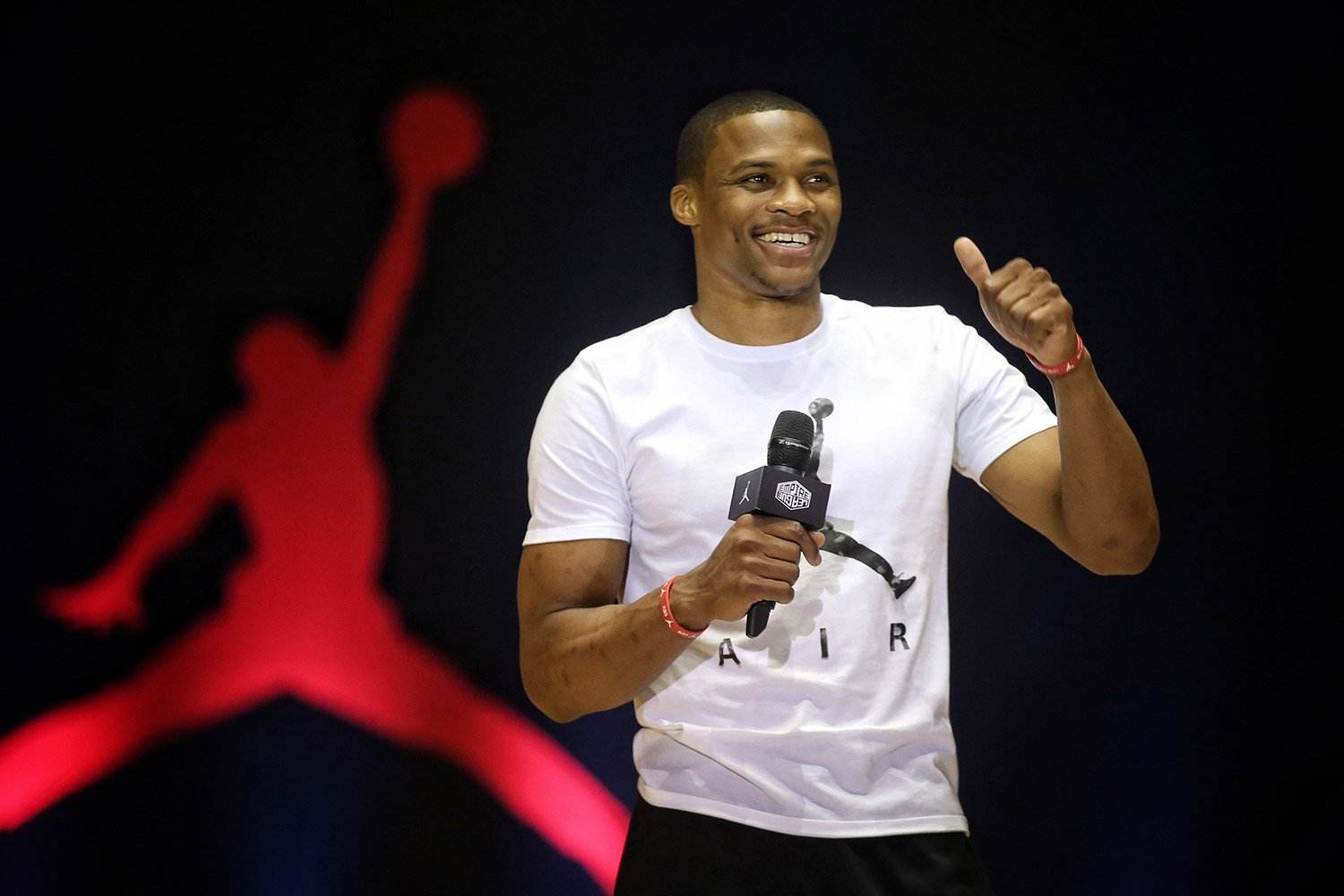 雷霆在出局边缘徘徊,威少能否成为队内大腿?