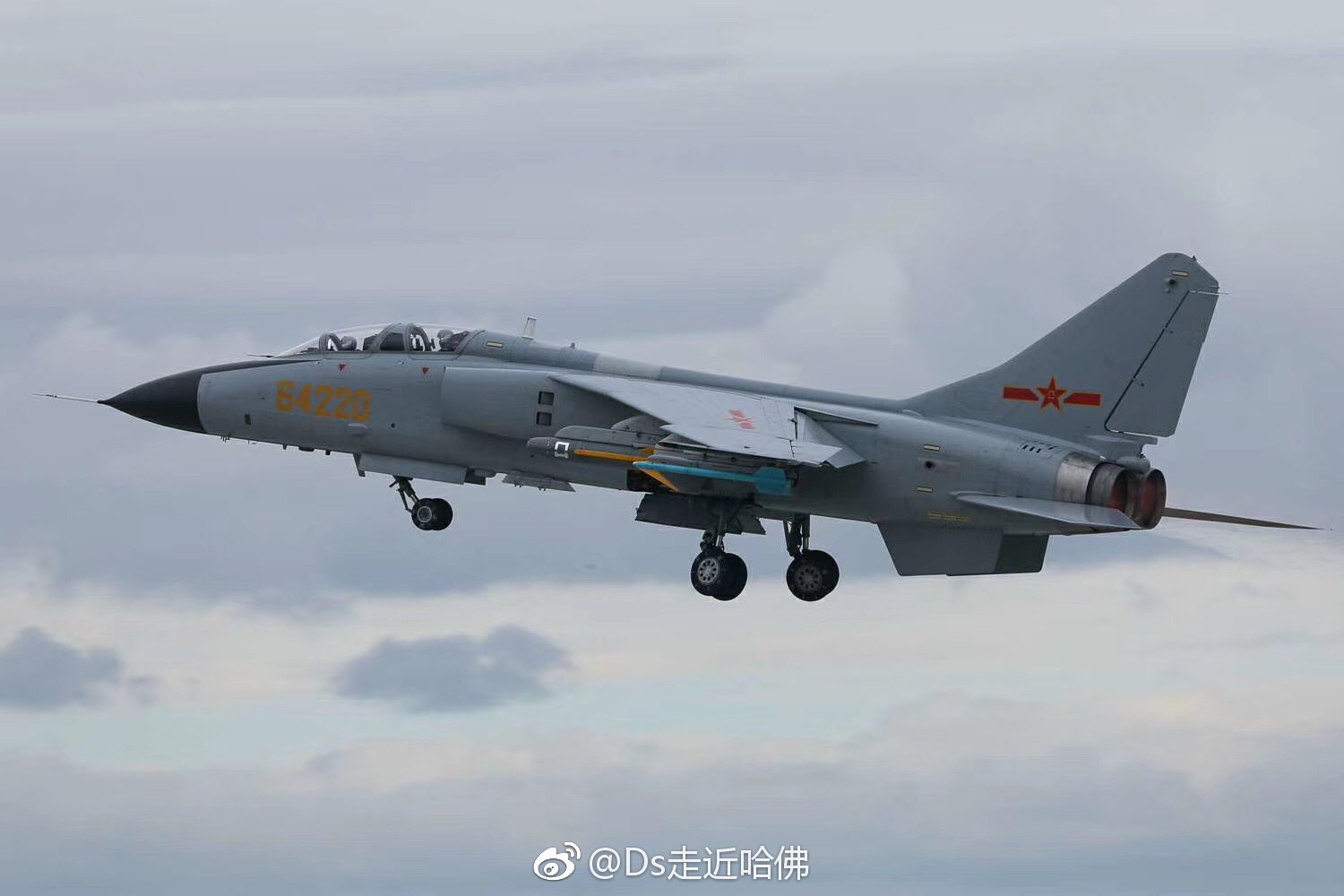 本届长春航空开放活动上的歼轰7a