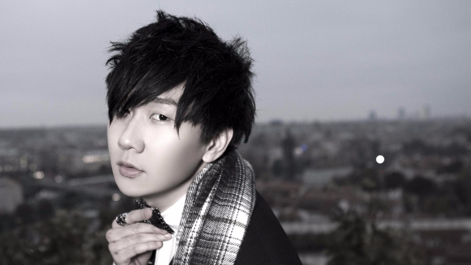 中国好声音的四位导师曾因为这首歌抢人,你知道这首歌是谁唱的吗