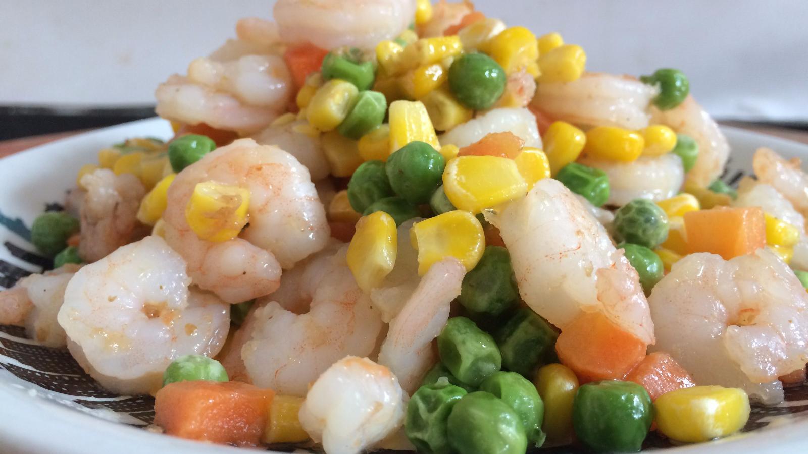 2种调料,让虾仁爽滑鲜嫩,大厨一分钟告诉你方法,人人都能学会