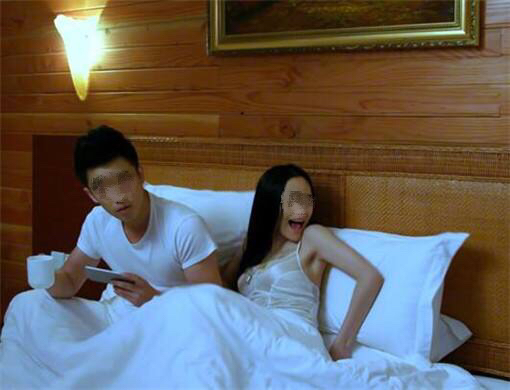 新婚夜我正准备和老婆亲热,突然摸到一样东西,我吓得赶紧滚下床